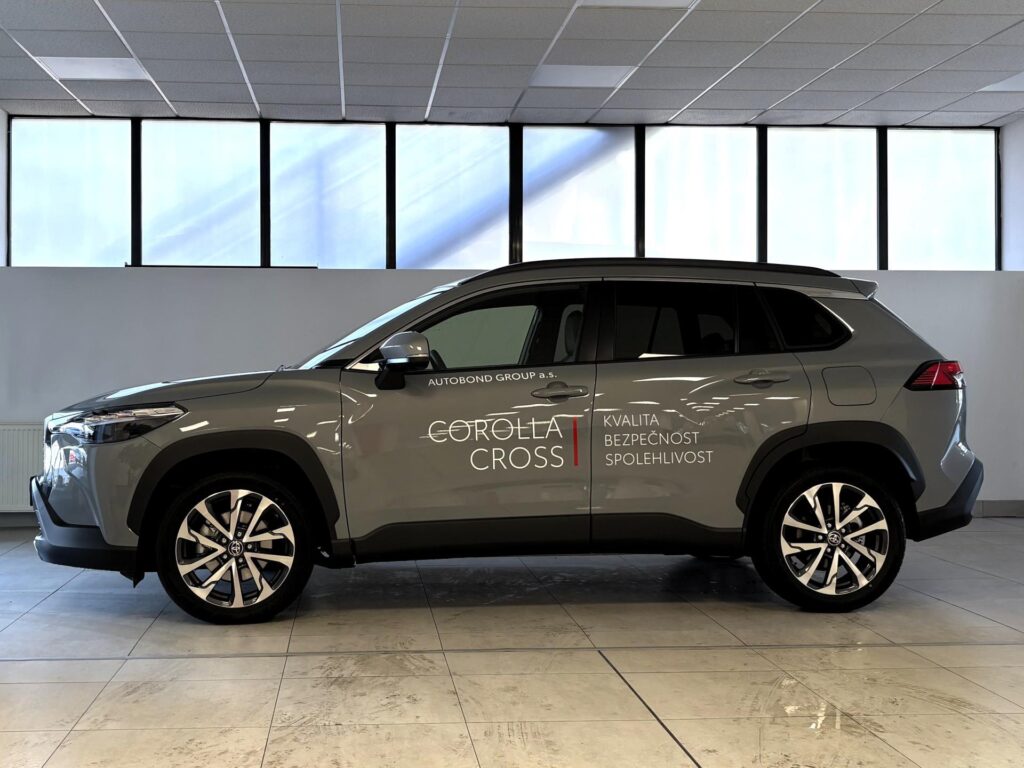 Toyota Corolla Cross  2.0 Hybrid, e-CVT, 4x2 - Executive !Skladem!