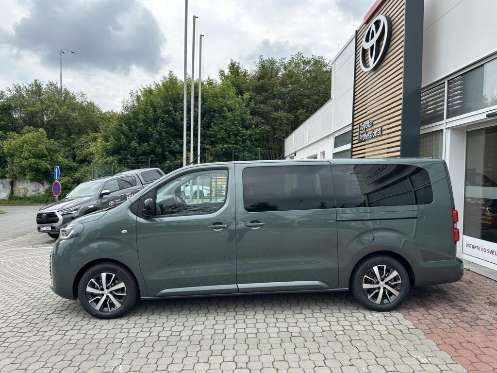 Toyota Proace Verso  2.2D 8AT Family 8S Webasto L2