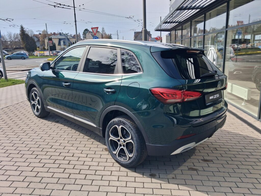 MG ZS  ELEGANCE 1.5 85kW 5MT