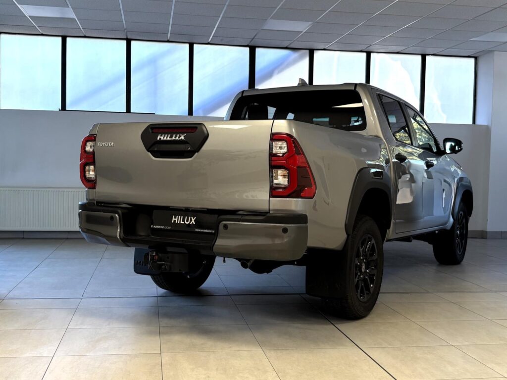 Toyota Hilux  2,8 Diesel, 6st (4x4),4D Double Cab, Invincible+tažné
