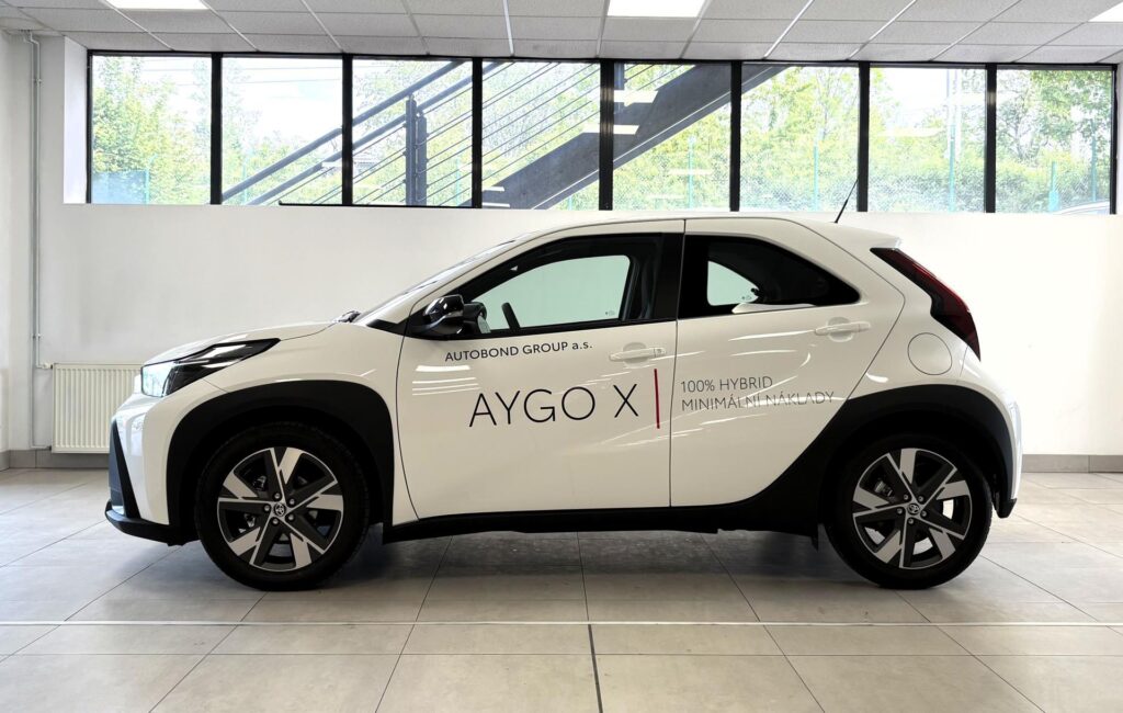 Toyota Aygo X  1.5 Hybrid e-CVT, Comfort !SLADEM!