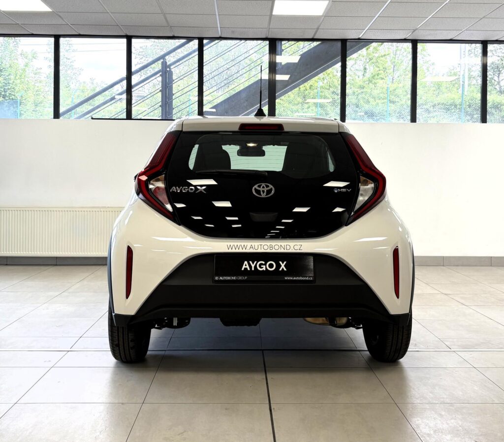 Toyota Aygo X  1.5 Hybrid e-CVT, Comfort !SLADEM!