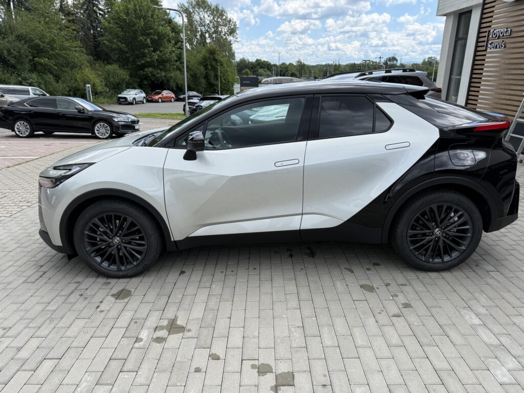 Toyota C-HR  2.0 PHEV TOKYO EDITION