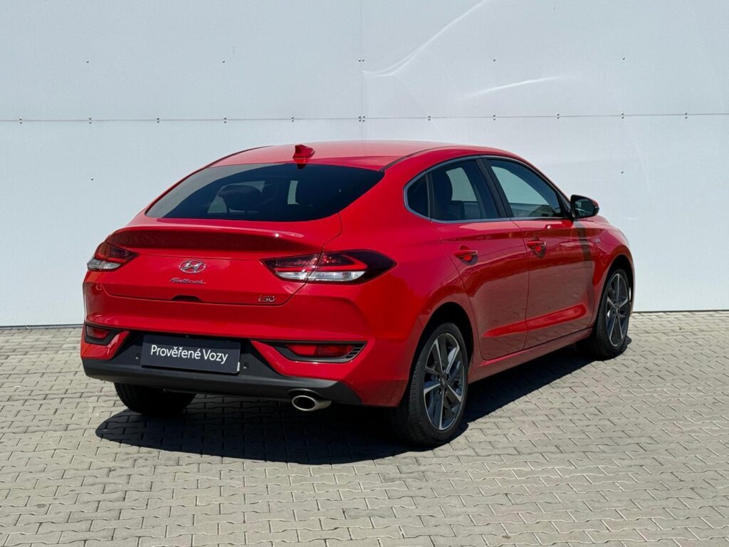 Hyundai i30  1.5 T-GDI MHEV Family Smart AT