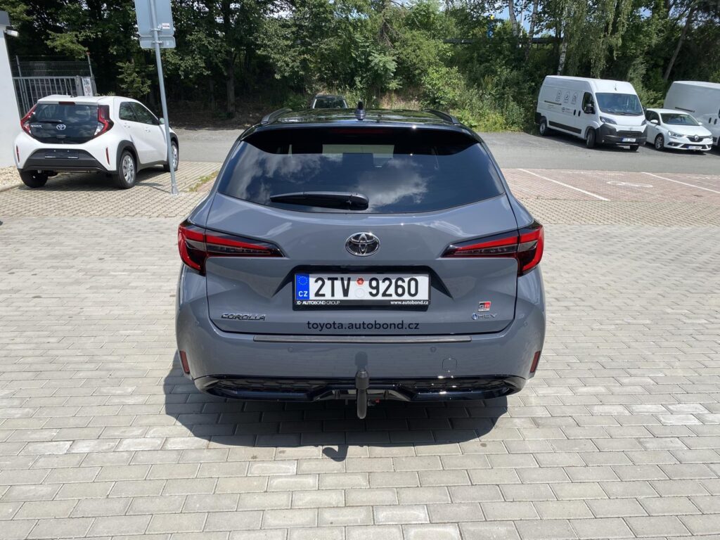 Toyota Corolla  1.8 GR SPORT + tažné