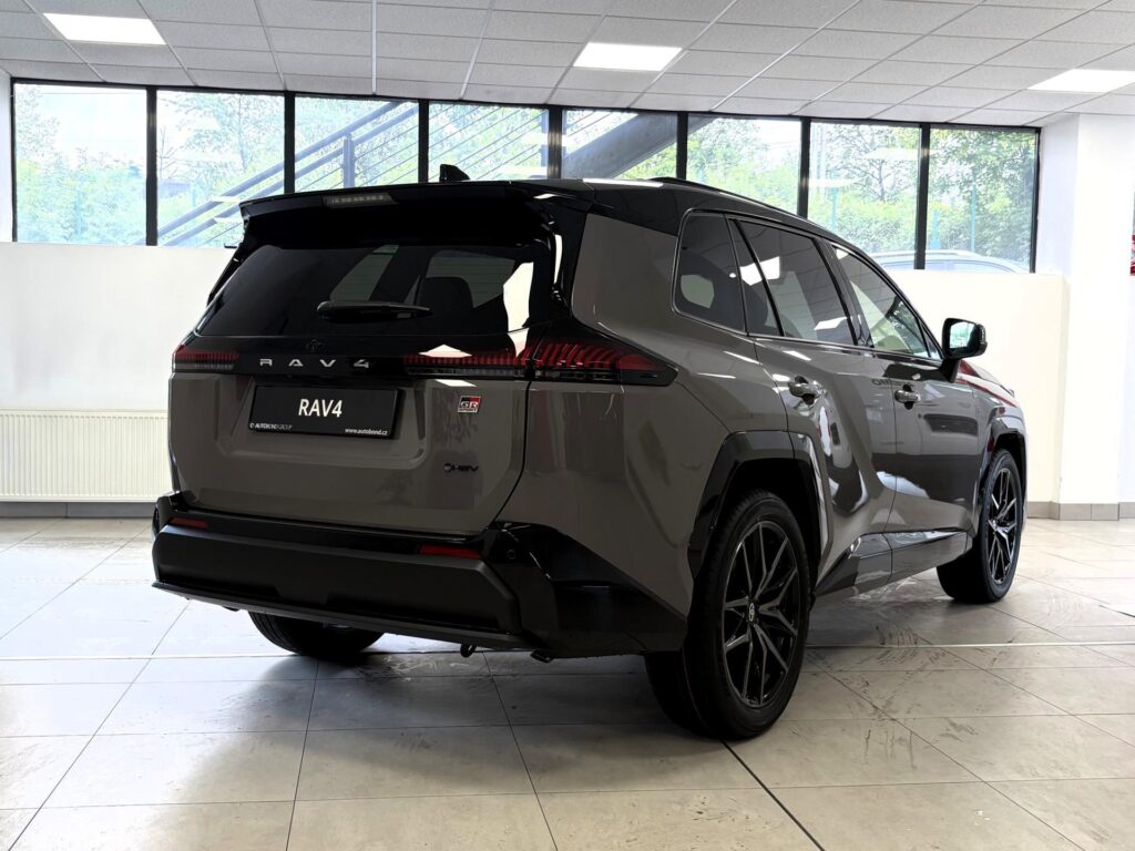 Toyota RAV4  2.5 Hybrid,e-CVT (4x4),GR SPORT, SKLADEM