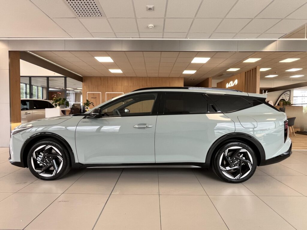 KIA K4  1,6 T-GDi GPF 7DCT GT-LINE 132 KW (2026)