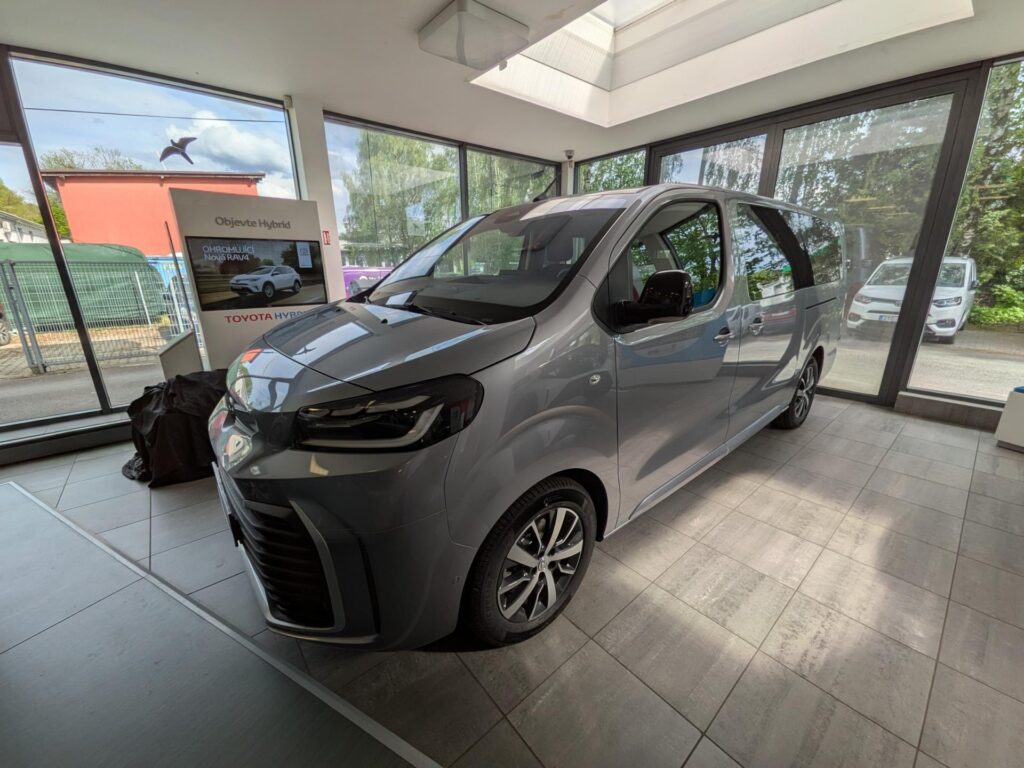 Toyota Proace Verso  2.2L Business Comfort, 180K