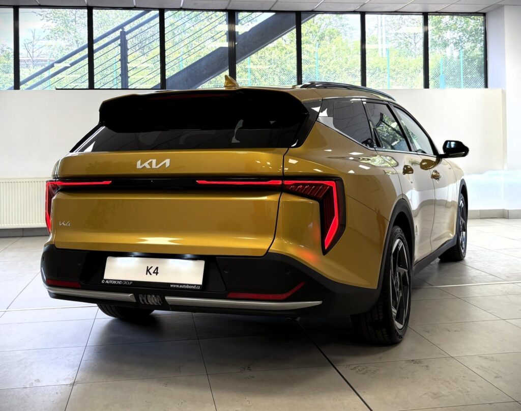 KIA K4  1,6 T-GDi GPF 7DCT TOP 110 KW