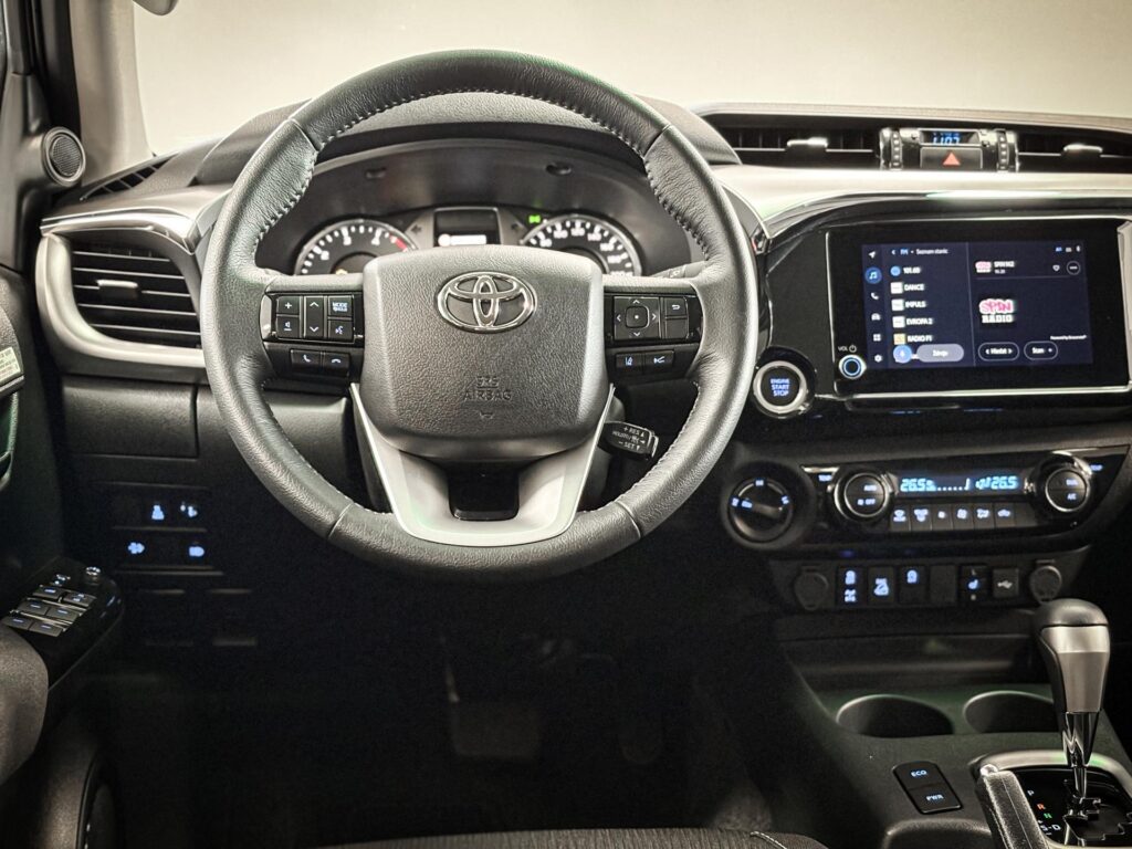 Toyota Hilux  2,8L,Aut. převodovka,(4x4),Invincible + JBL
