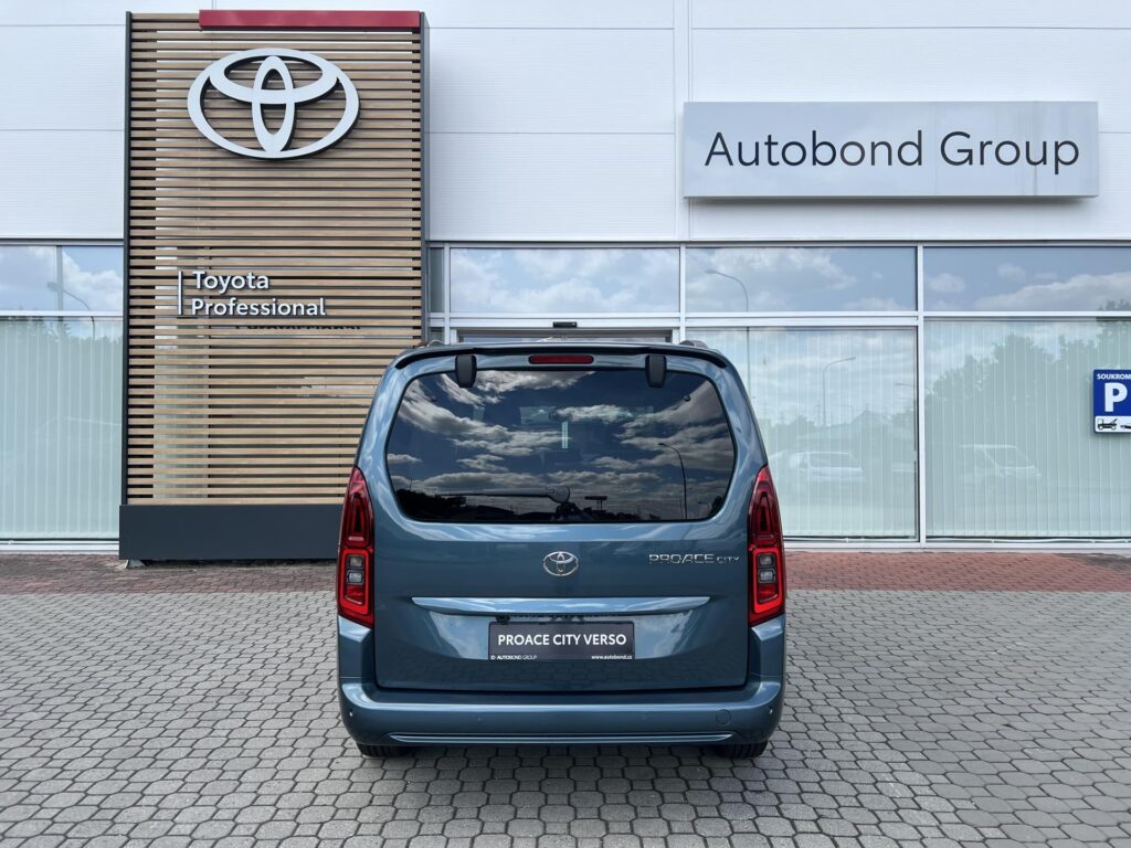 Toyota Proace City Verso  1.5D 6MT Family
