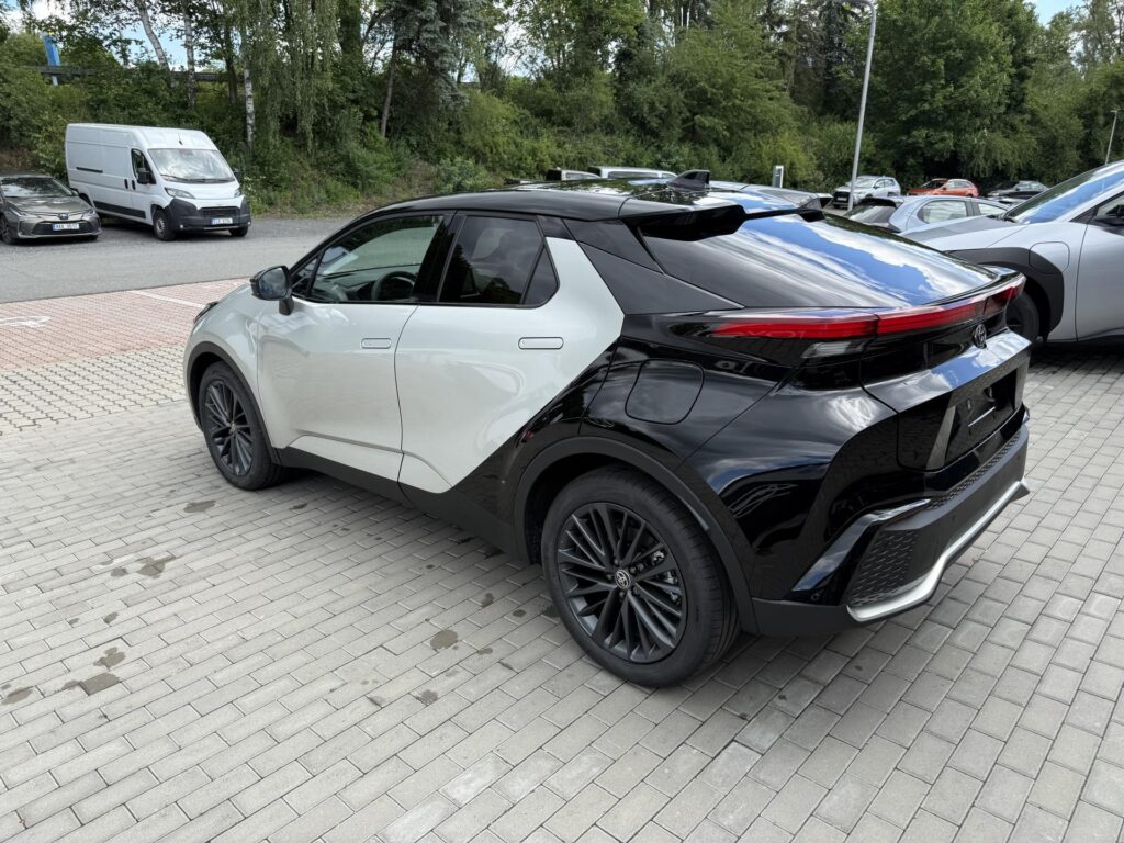 Toyota C-HR  2.0 PHEV TOKYO EDITION