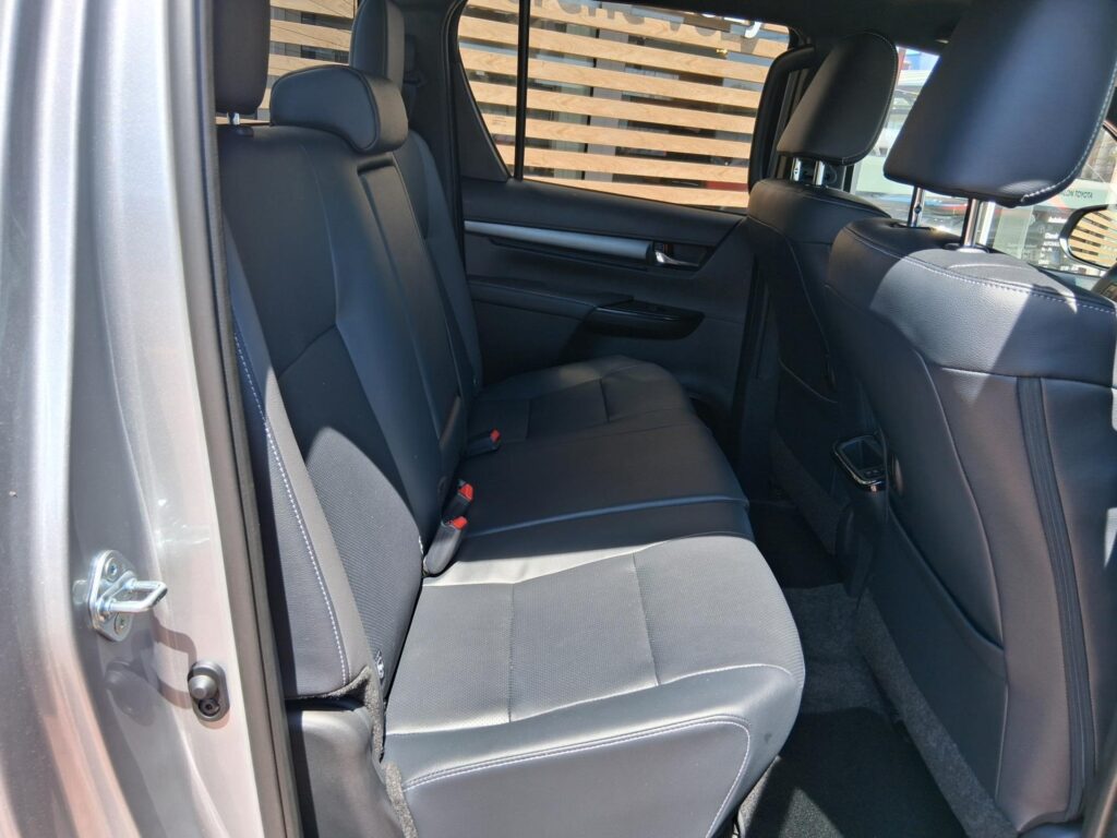 Toyota Hilux  2,8 D-4D 205K  INVINCIBLE
