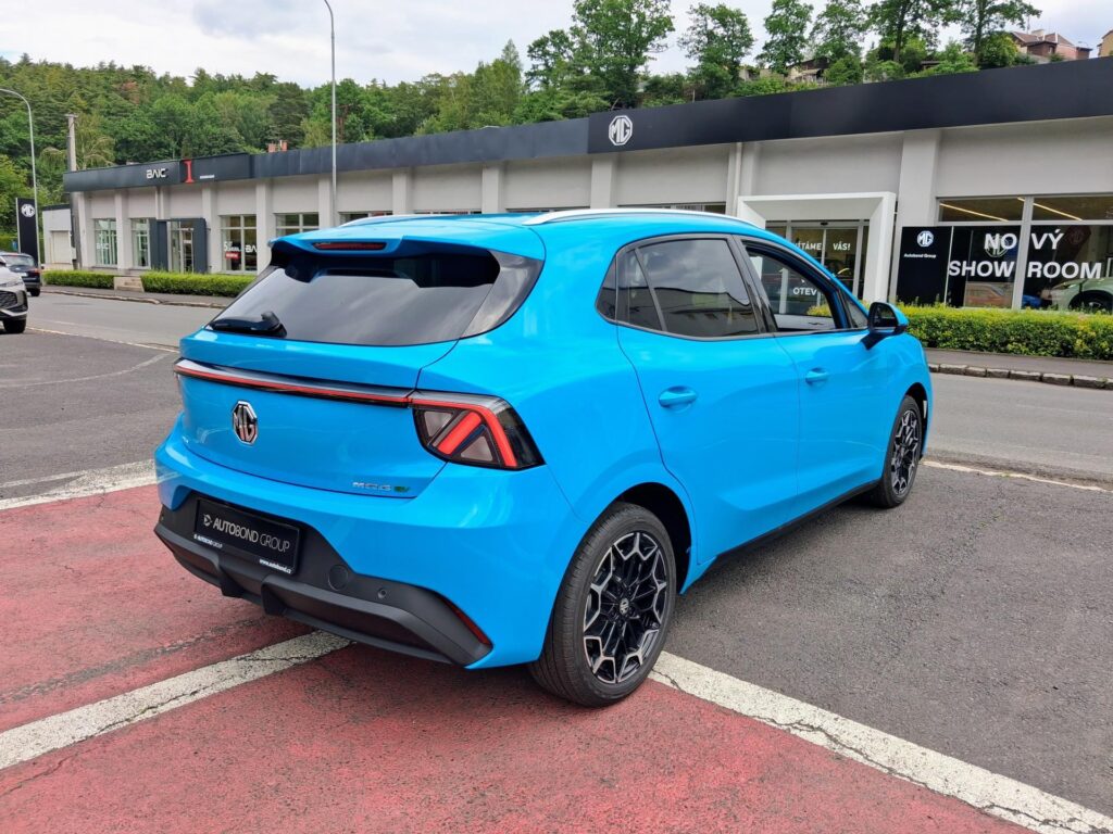 MG MG4  MG4 EV Urban EV 54kWh 118kW 1AT 4x2 PREM