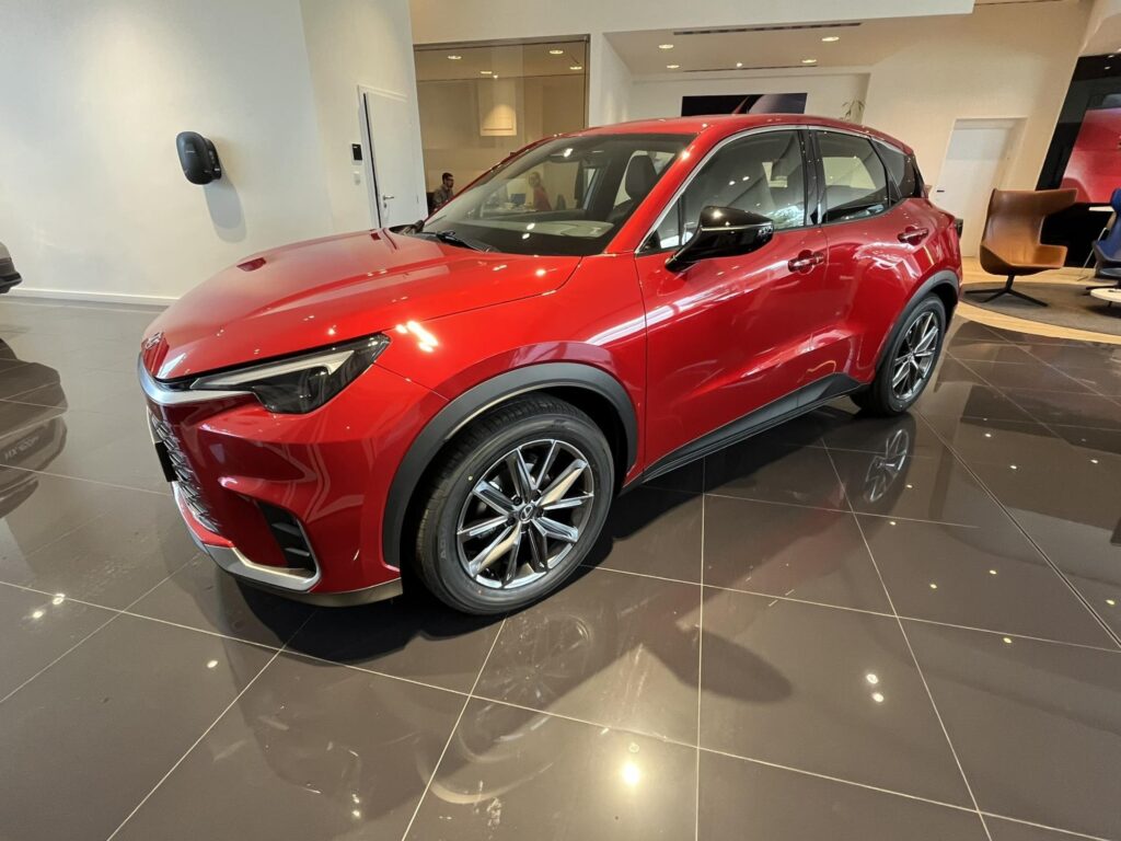 Lexus LBX  Elegant Tech