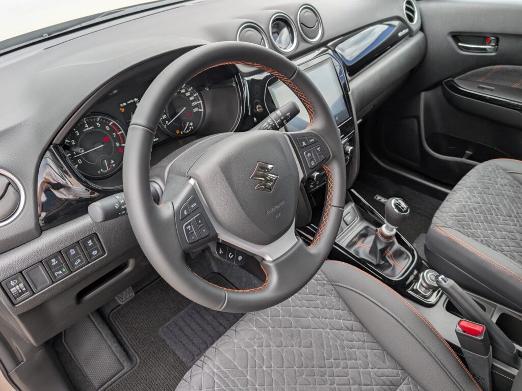 Suzuki Vitara  ELEGANCE 1.4 HYBRID M/T 4x4 BLACK EDITION