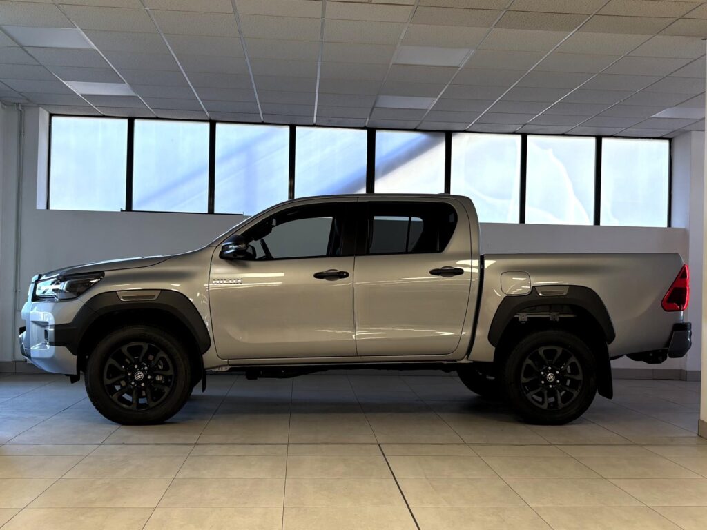 Toyota Hilux  2,8 Diesel, 6st (4x4),4D Double Cab, Invincible+tažné