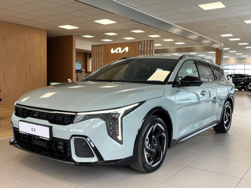 KIA K4  1,6 T-GDi GPF 7DCT GT-LINE 132 KW (2026)
