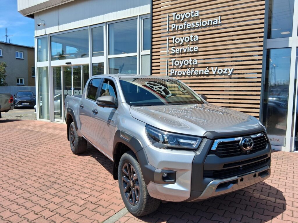 Toyota Hilux  2,8 D-4D 205K  INVINCIBLE