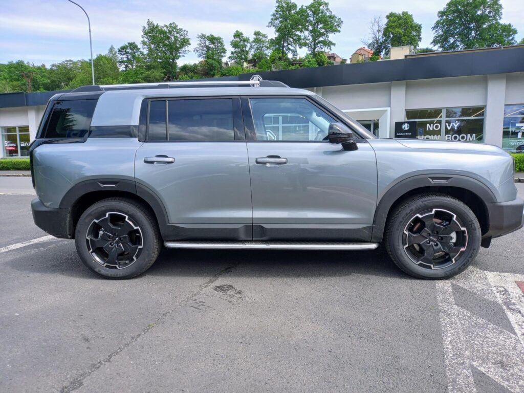 BAIC BJ30  ALL IN 1.5T 209kW HEV 4×4