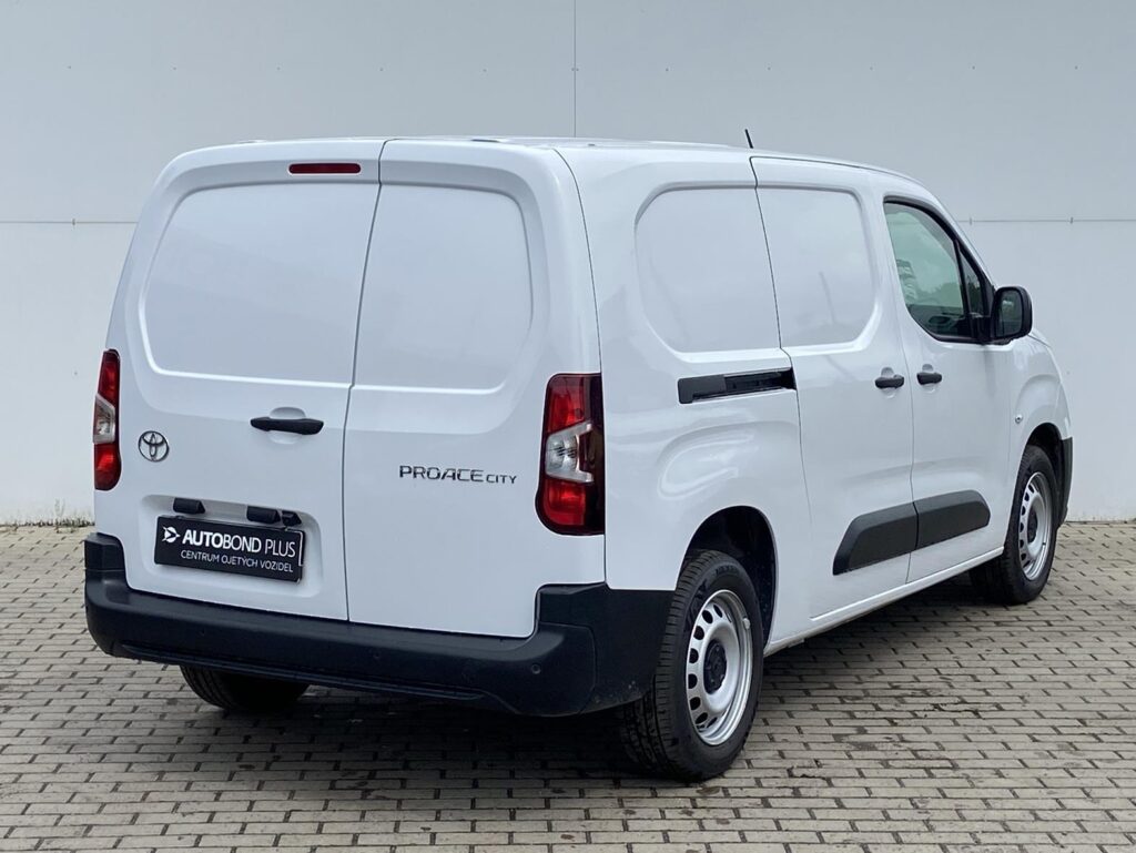 Toyota Proace City  1.5 D-4D 130k Long Active Multimedia