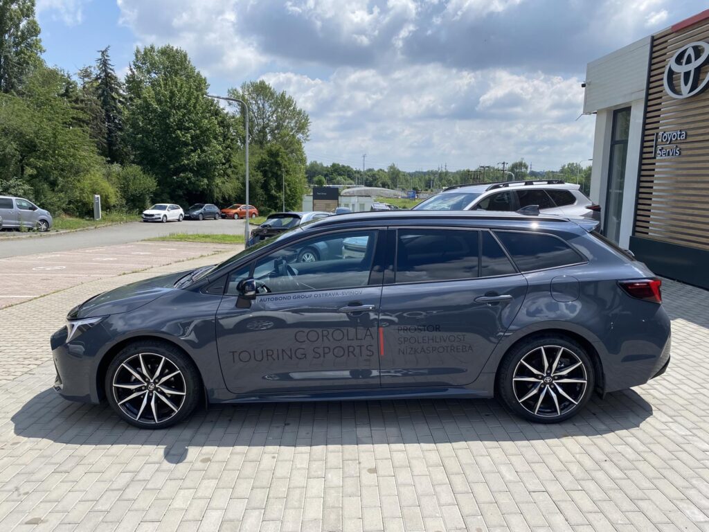 Toyota Corolla  1.8 GR SPORT + tažné