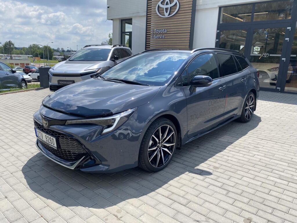 Toyota Corolla  1.8 GR SPORT + tažné