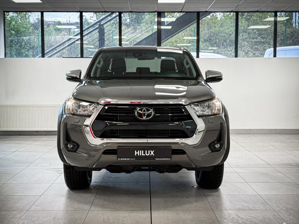 Toyota Hilux  2,8L,Aut. převodovka,(4x4),Invincible + JBL