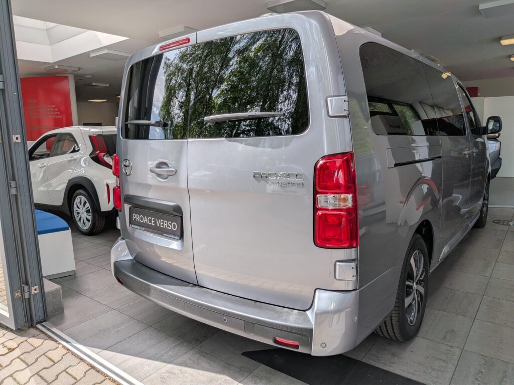 Toyota Proace Verso  2.2L Business Comfort, 180K