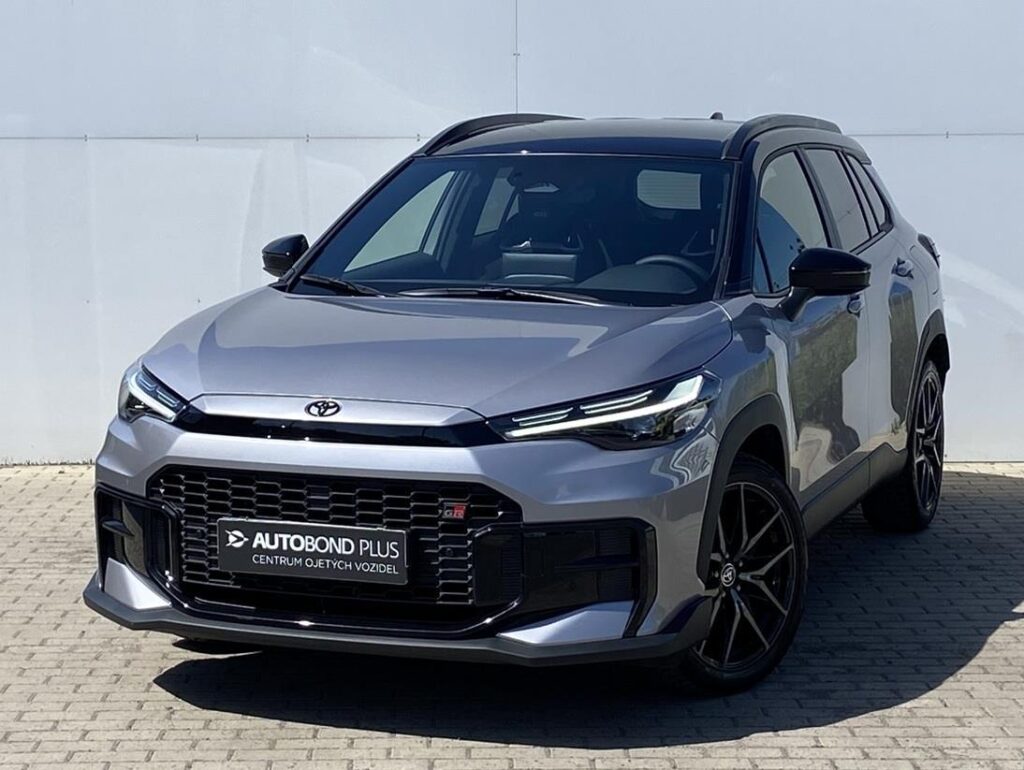 Toyota Corolla Cross  2.0 HSD e-CVT GR-Sport