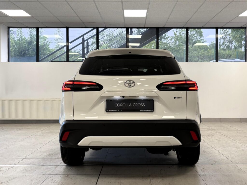 Toyota Corolla Cross  SUV 1,8 HEV e-CVT  STYLE !SKLADEM!
