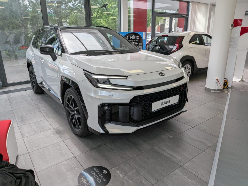 Toyota RAV4  GR Sport 2.5 Hybrid