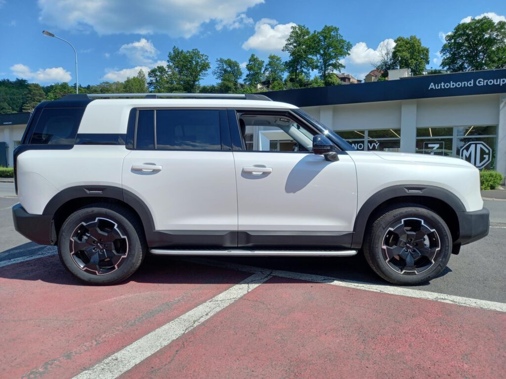 BAIC BJ30  ALL IN 1.5T 209kW HEV 4×4