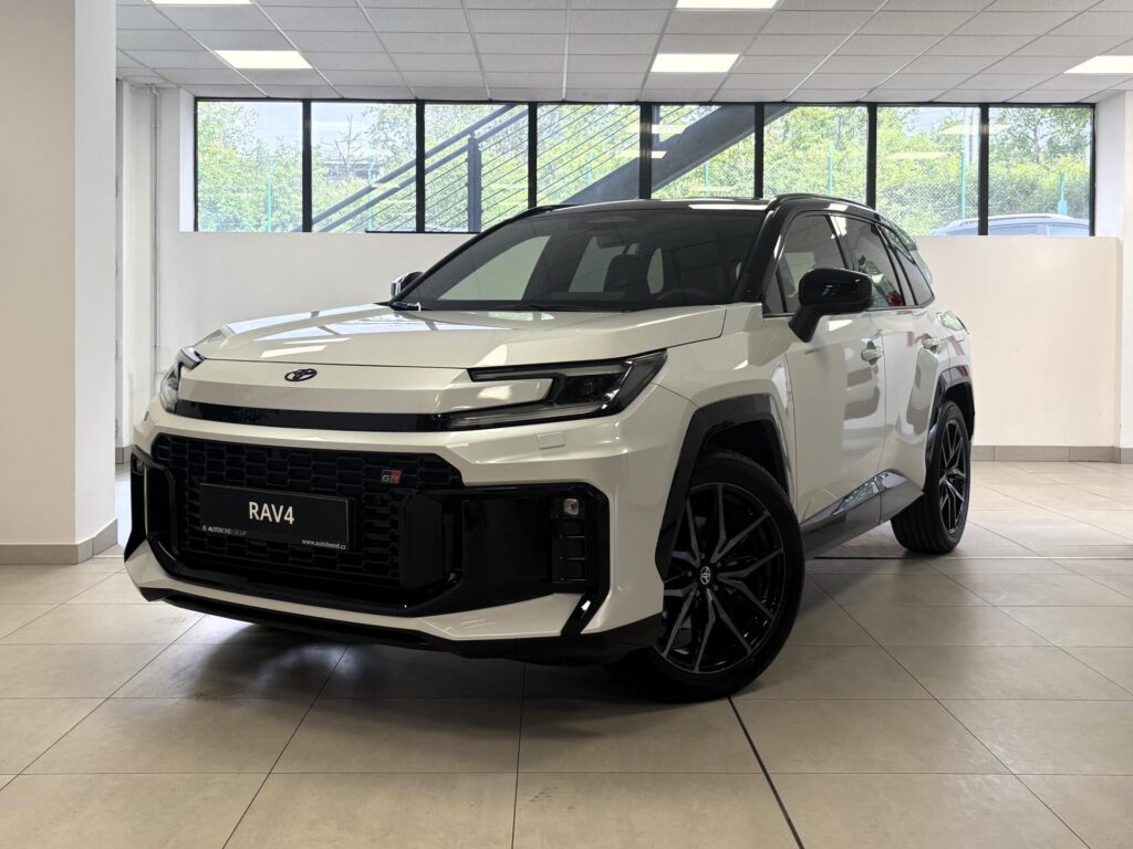 Toyota RAV4  2.5 Hybrid,e-CVT (4x4),GR SPORT SKLADEM