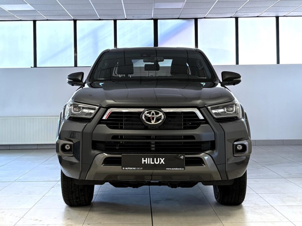 Toyota Hilux  2,8L,Aut.převodovka,(4x4),Invincible !SKLADEM!
