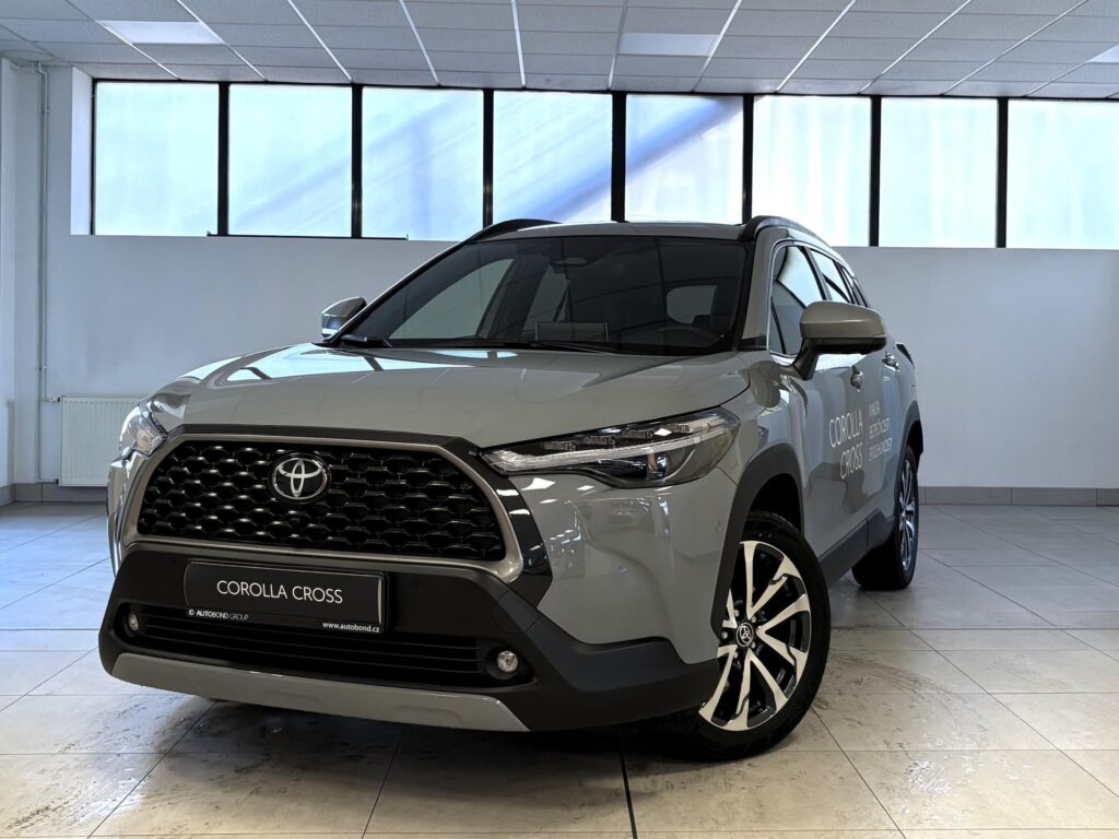 Toyota Corolla Cross  2.0 Hybrid, e-CVT, 4x2 - Executive !Skladem!