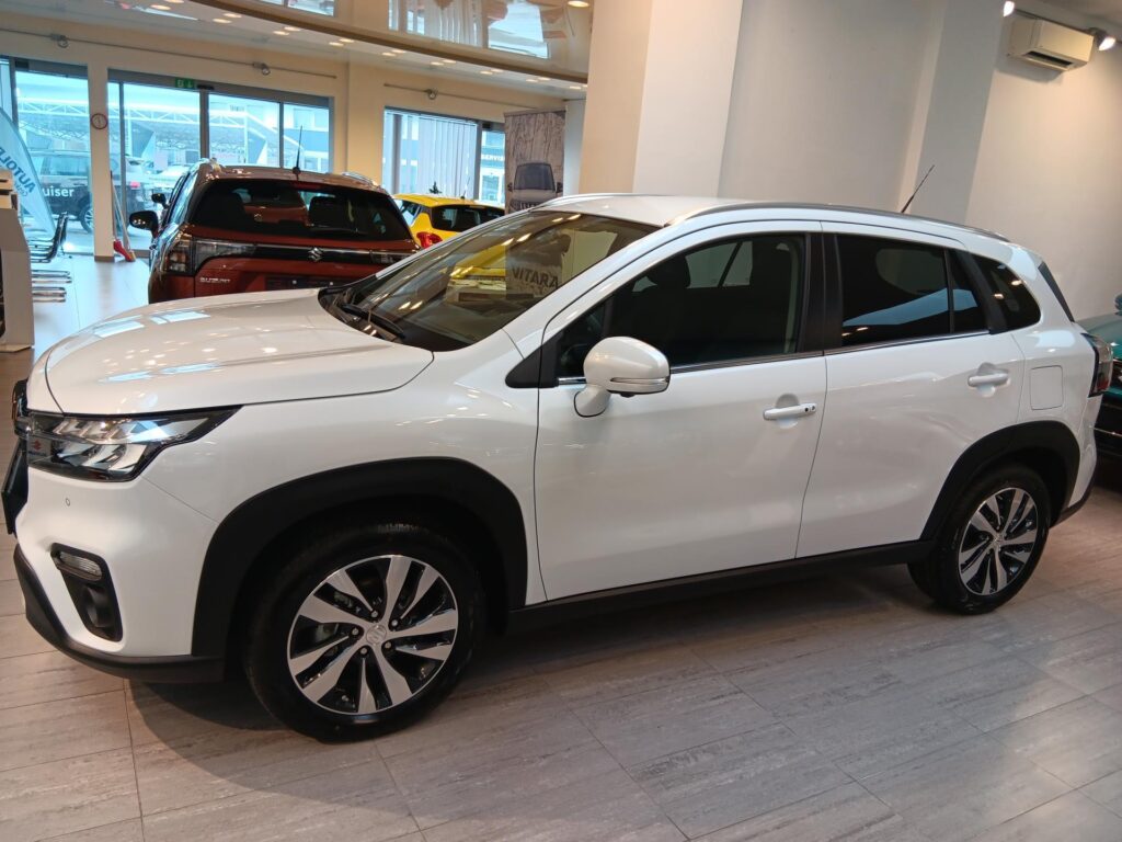 Suzuki S-Cross  ELEGANCE 1.4 HYBRID M/T 4x4