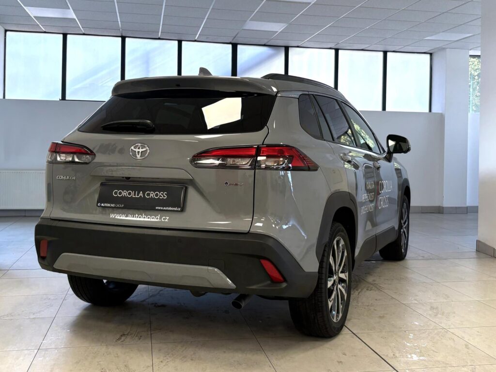 Toyota Corolla Cross  2.0 Hybrid, e-CVT, 4x2 - Executive !Skladem!