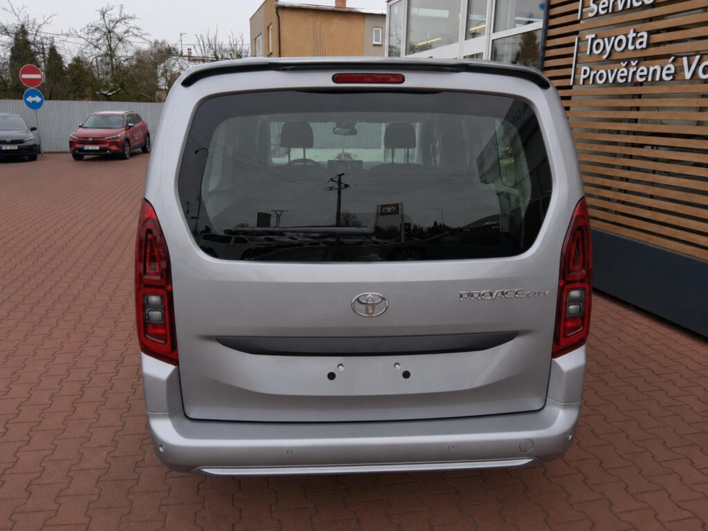 Toyota Proace City Verso  1,5 D 8AT 130K BUSINESS