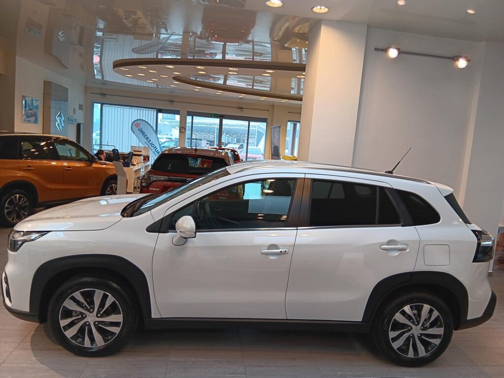 Suzuki S-Cross  ELEGANCE 1.4 HYBRID M/T 4x4