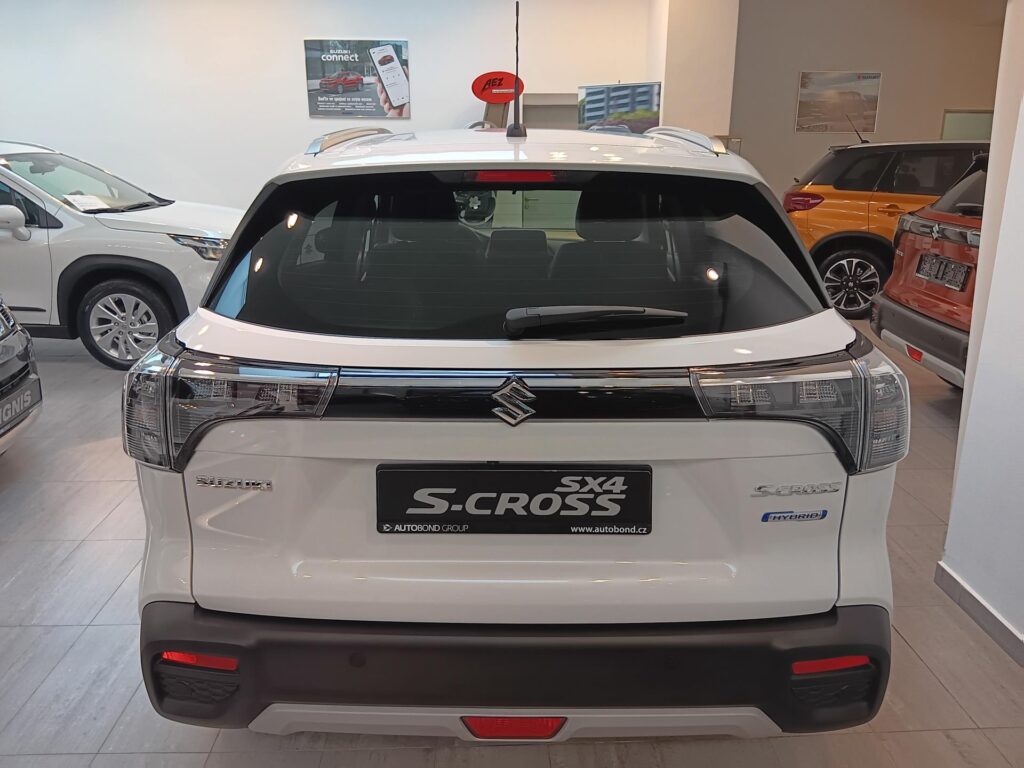 Suzuki S-Cross  ELEGANCE 1.4 HYBRID M/T 4x4