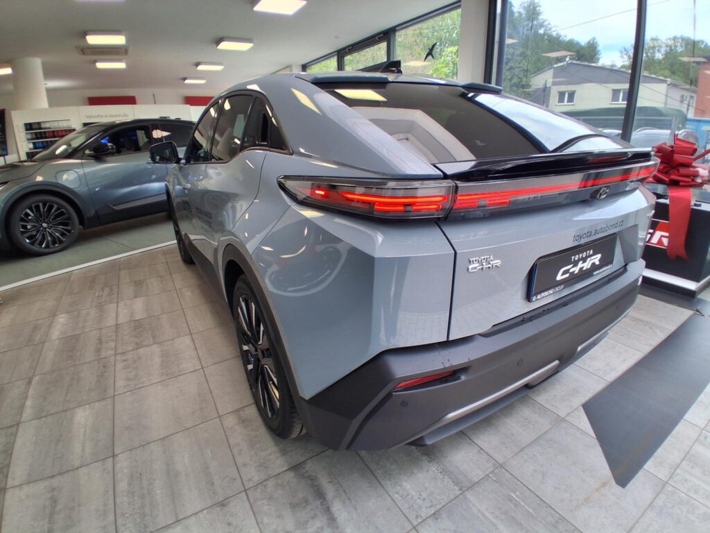Toyota C-HR  Style 2x4 57,7 kWh