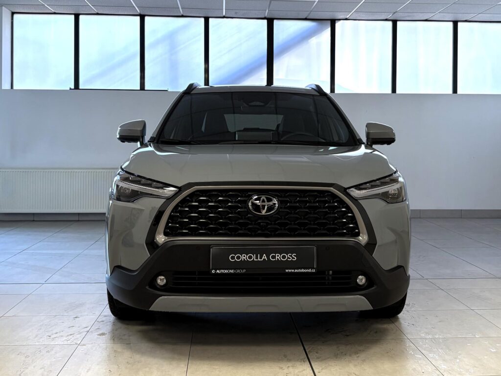 Toyota Corolla Cross  2.0 Hybrid, e-CVT, 4x2 - Executive !Skladem!