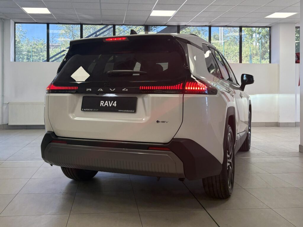 Toyota RAV4  2.5 HEV, e-CVT (4x4), Executive !SKLADEM!