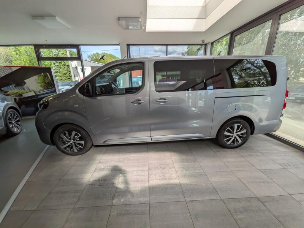 Toyota Proace Verso  2.2L Business Comfort, 180K
