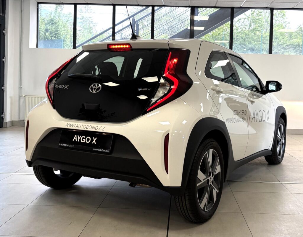 Toyota Aygo X  1.5 Hybrid e-CVT, Comfort !SLADEM!