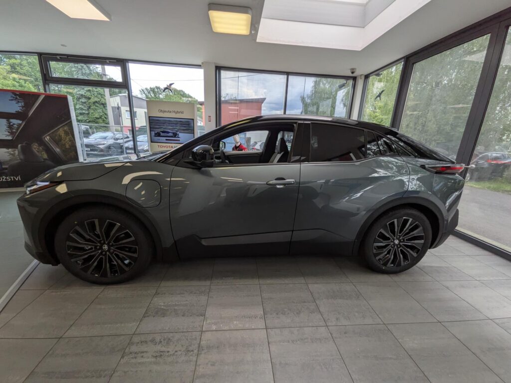 Toyota C-HR  EXECUTIVE VIP Elektro 77 kWh 343K, 4x4