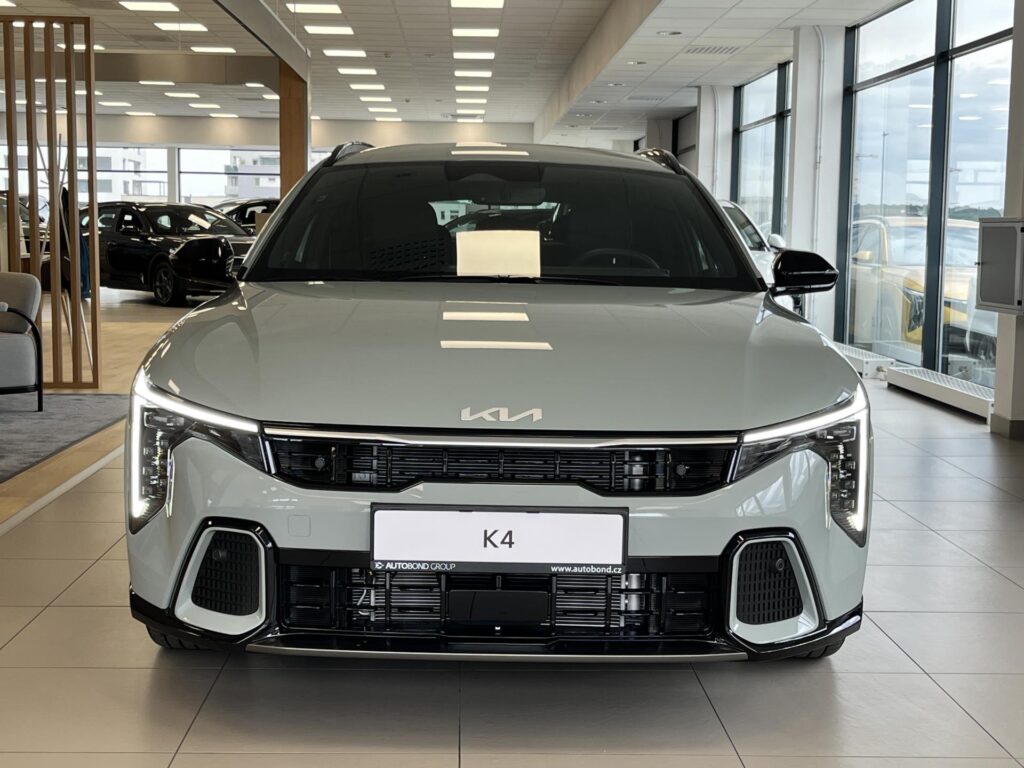 KIA K4  1,6 T-GDi GPF 7DCT GT-LINE 132 KW (2026)