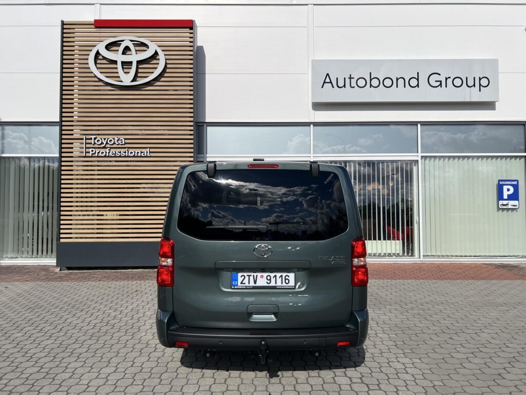 Toyota Proace Verso  2.2D 8AT Family 8S L2 Webasto + tažné