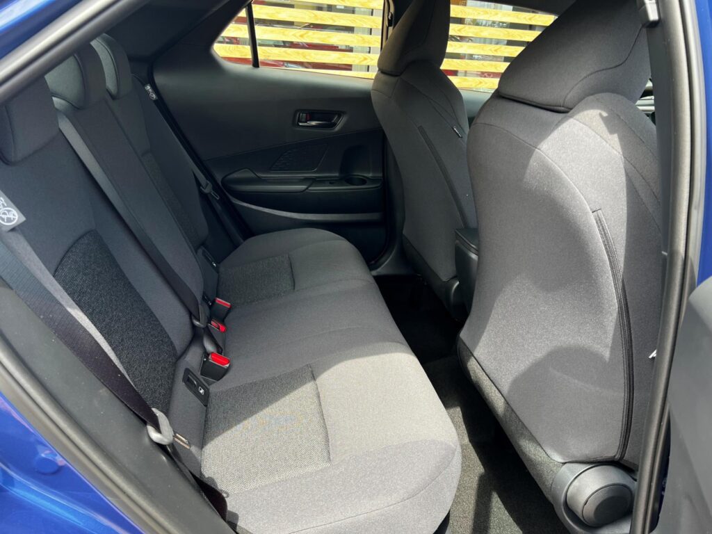 Toyota C-HR  1,8 HEV COMFORT + BUSINESS
